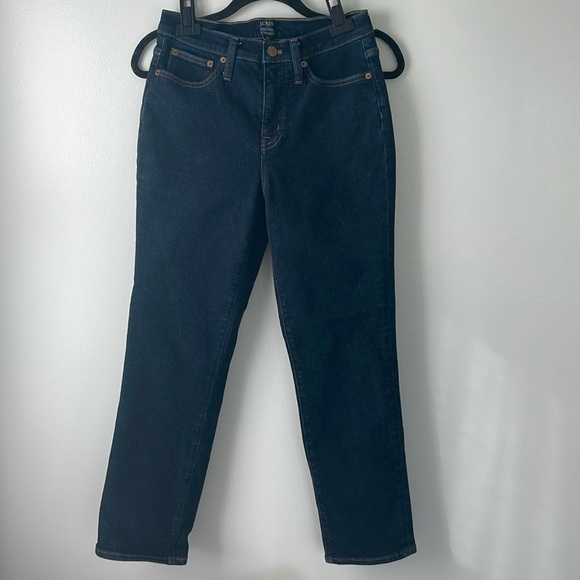 J. Crew Denim - JCREW ESSENTIAL STRAIGHT size 6 jeans 94%cotton